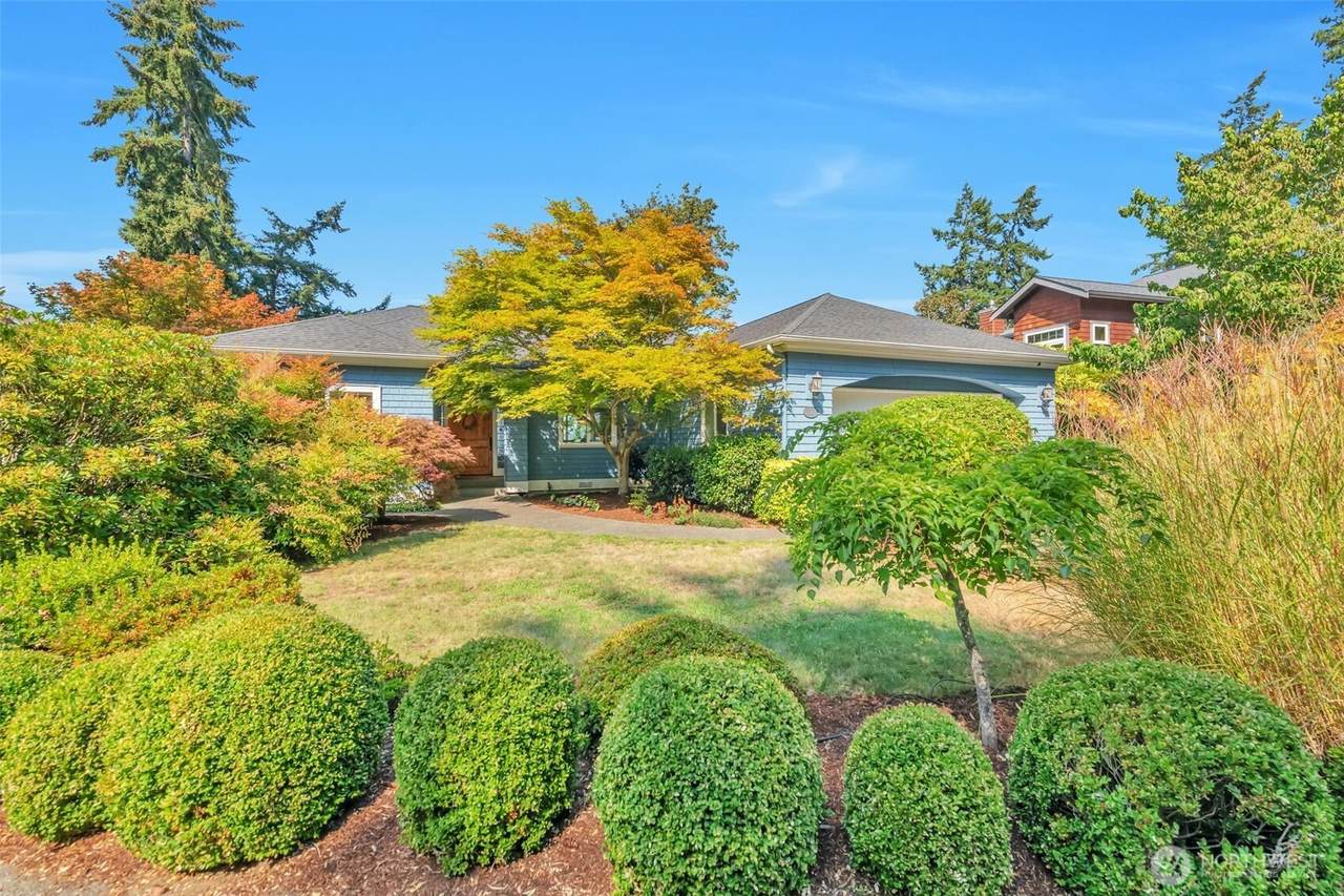 302 Noblecliff Place - Photo 1