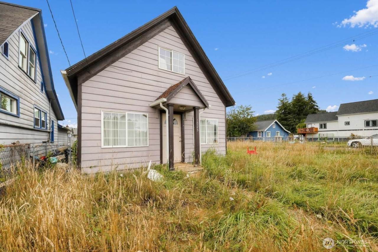 1025 Arnold Avenue - Photo 1