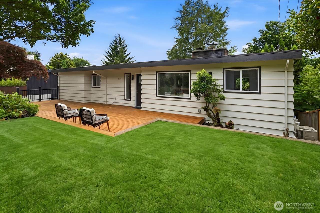 325 105th Ave - Photo 1