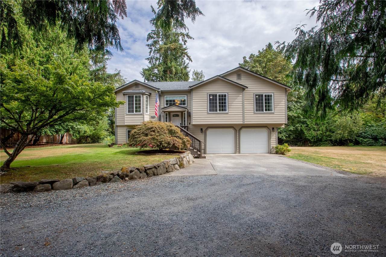 521 208th Avenue - Photo 1