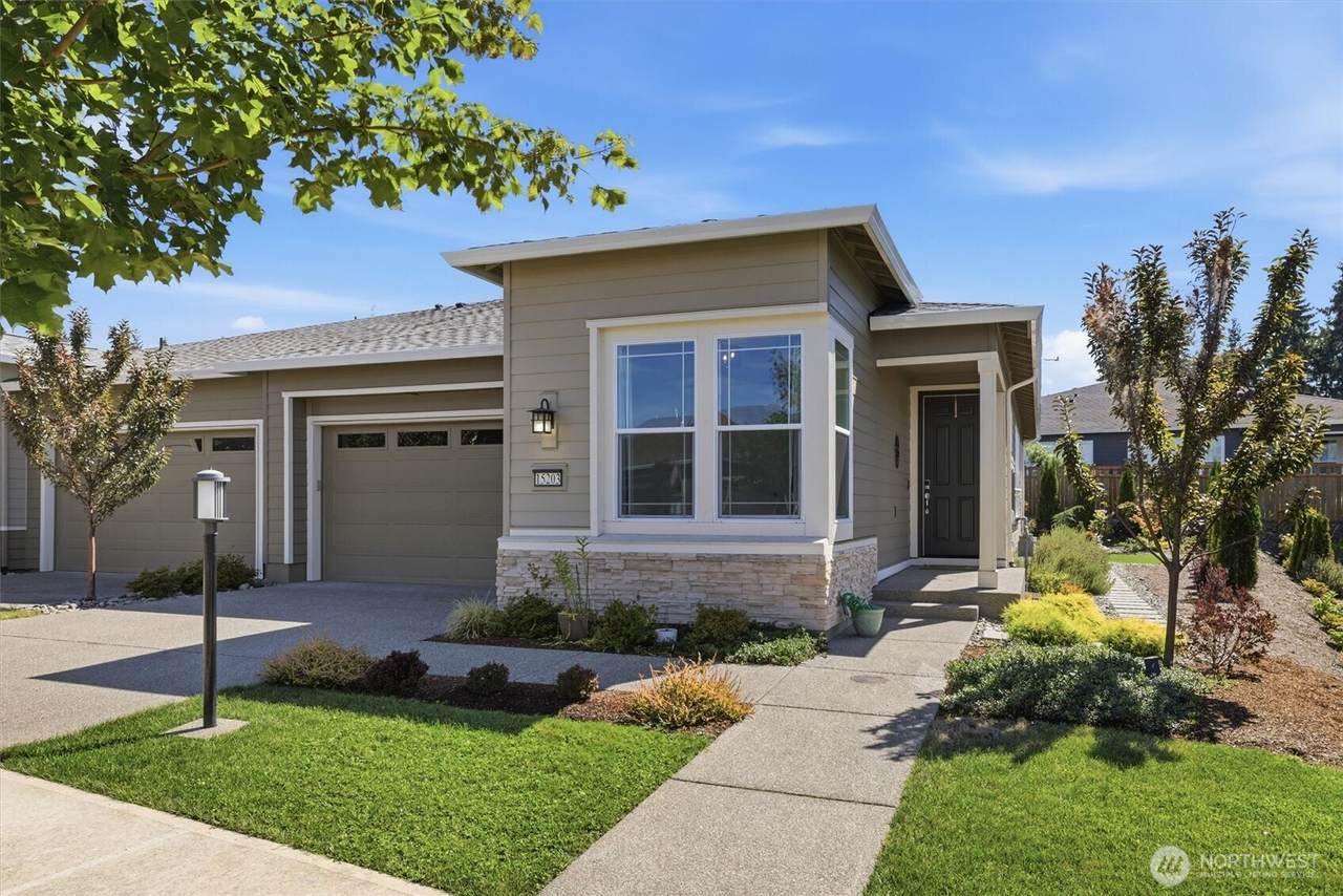 15203 182nd Avenue - Photo 1