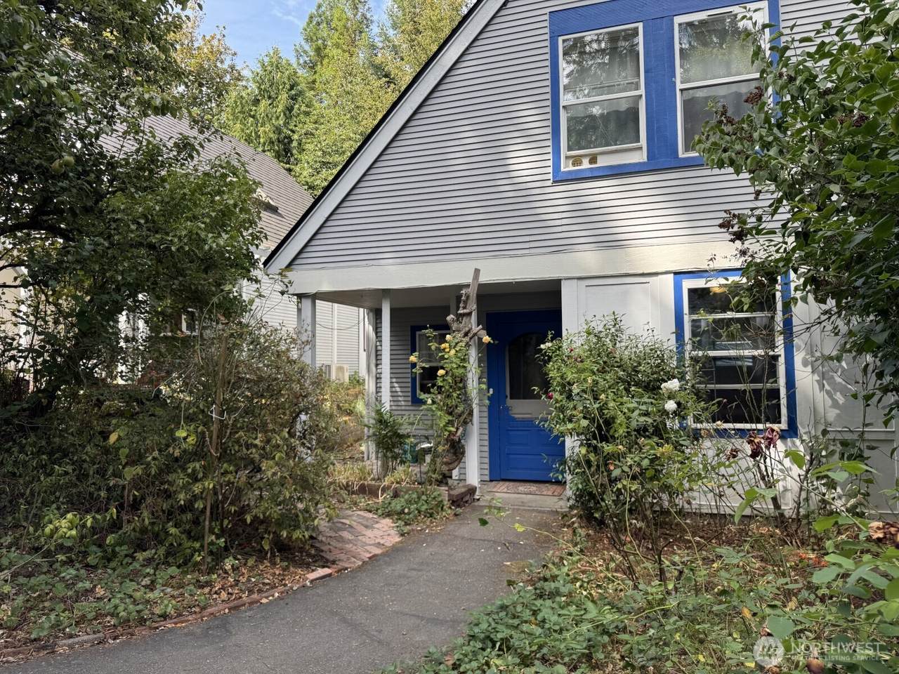353 Wallace Way - Photo 1