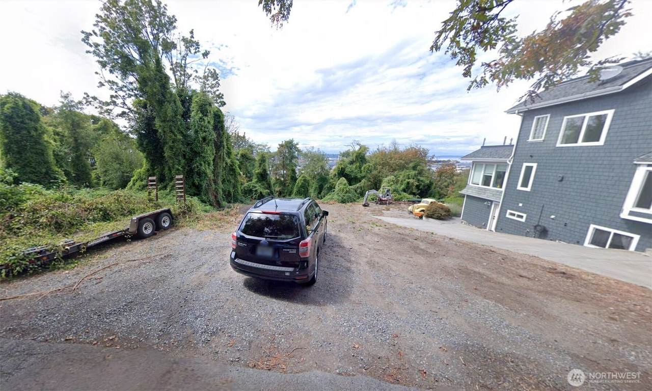 2333 12th Avenue - Photo 1