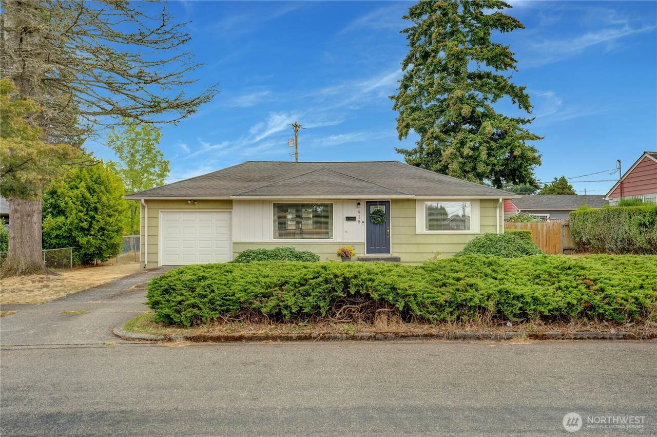 918 52nd Street - Photo 1