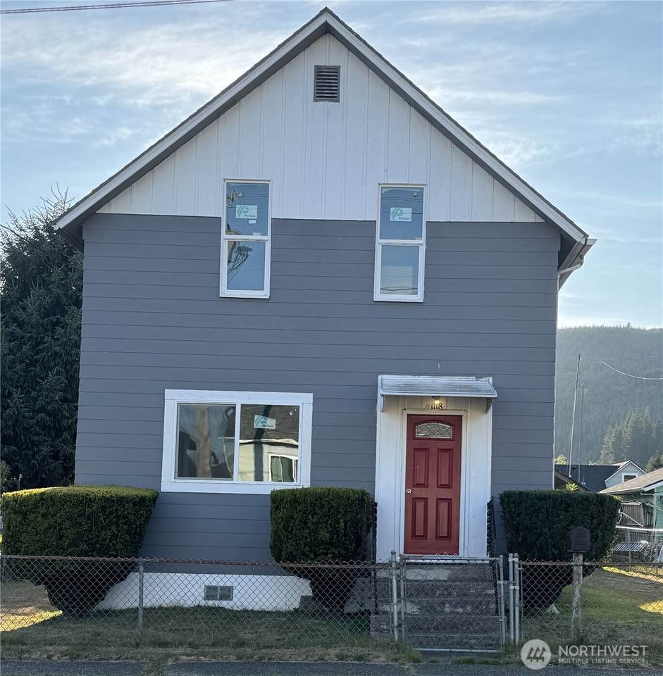1118 Larch Street - Photo 1