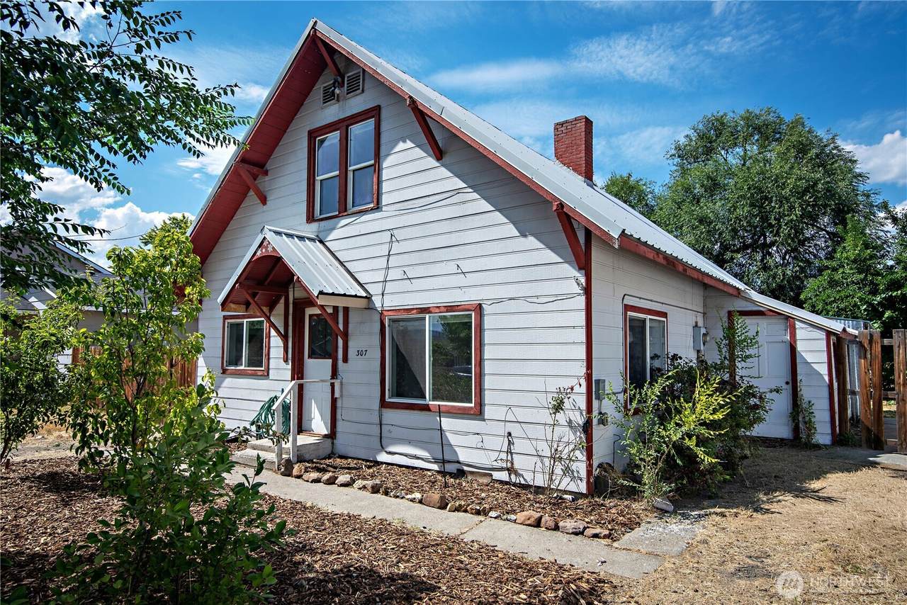 307 14th Avenue - Photo 1