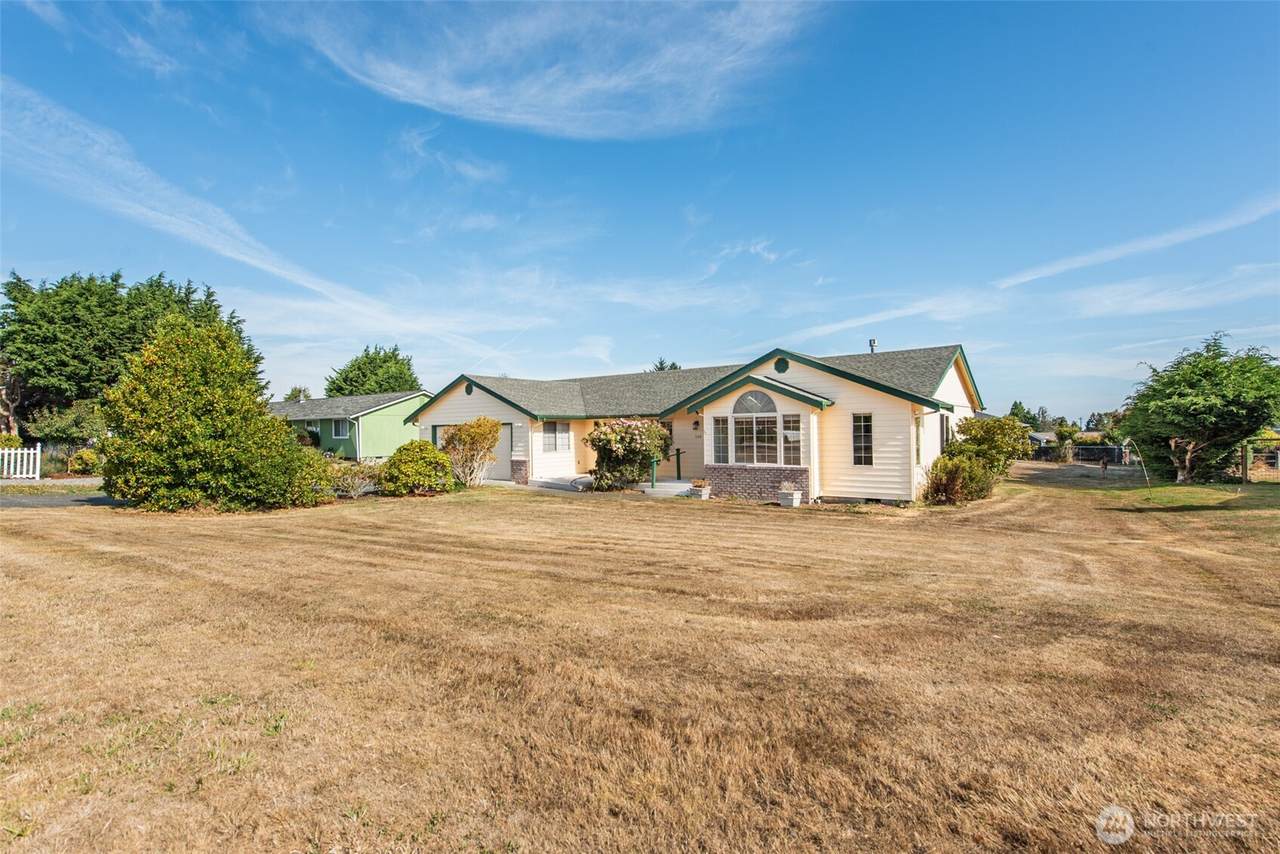 100 Bay View St - Photo 1