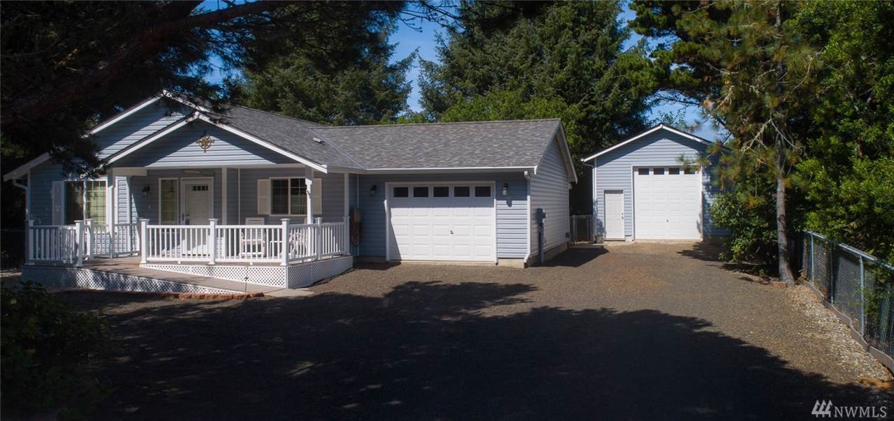 262 Calawah St - Photo 1