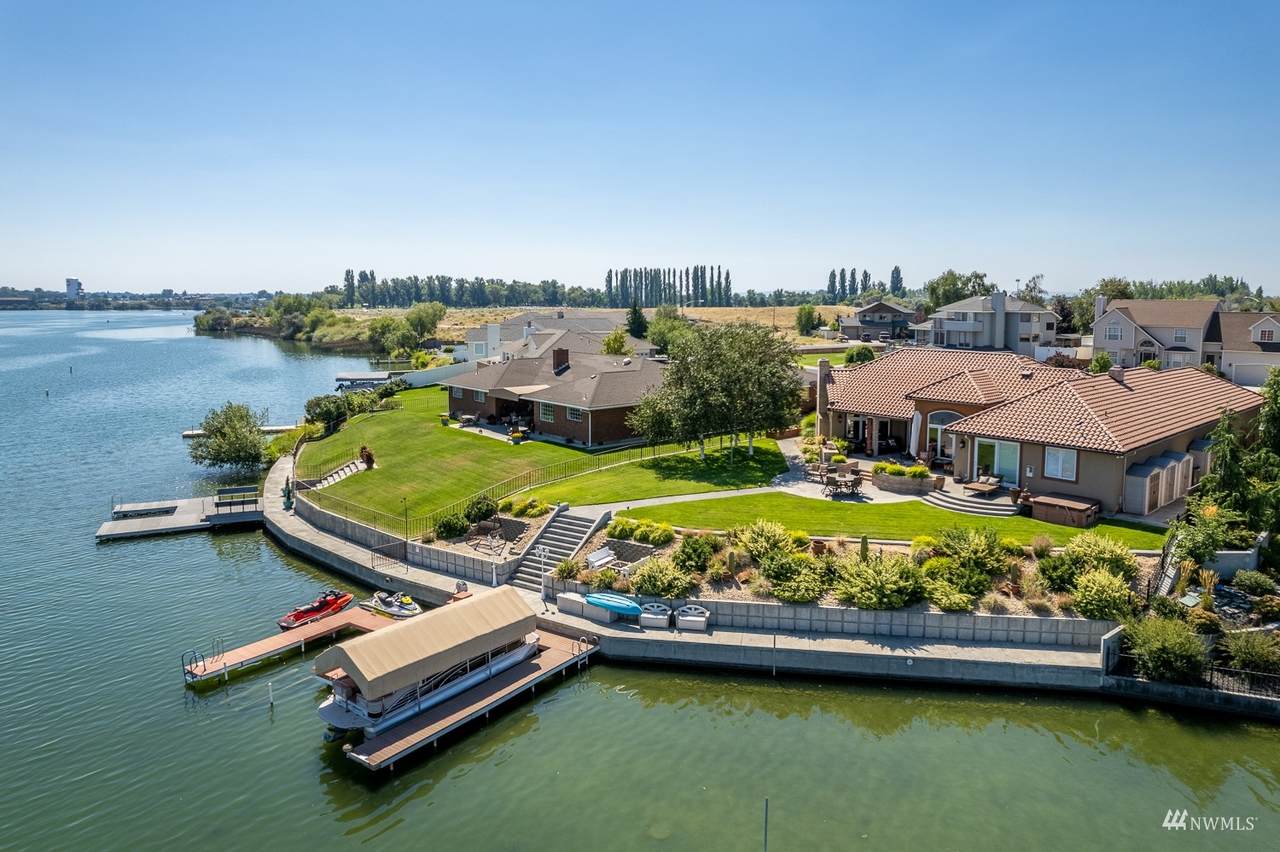 4072 Cove West Drive - Photo 1