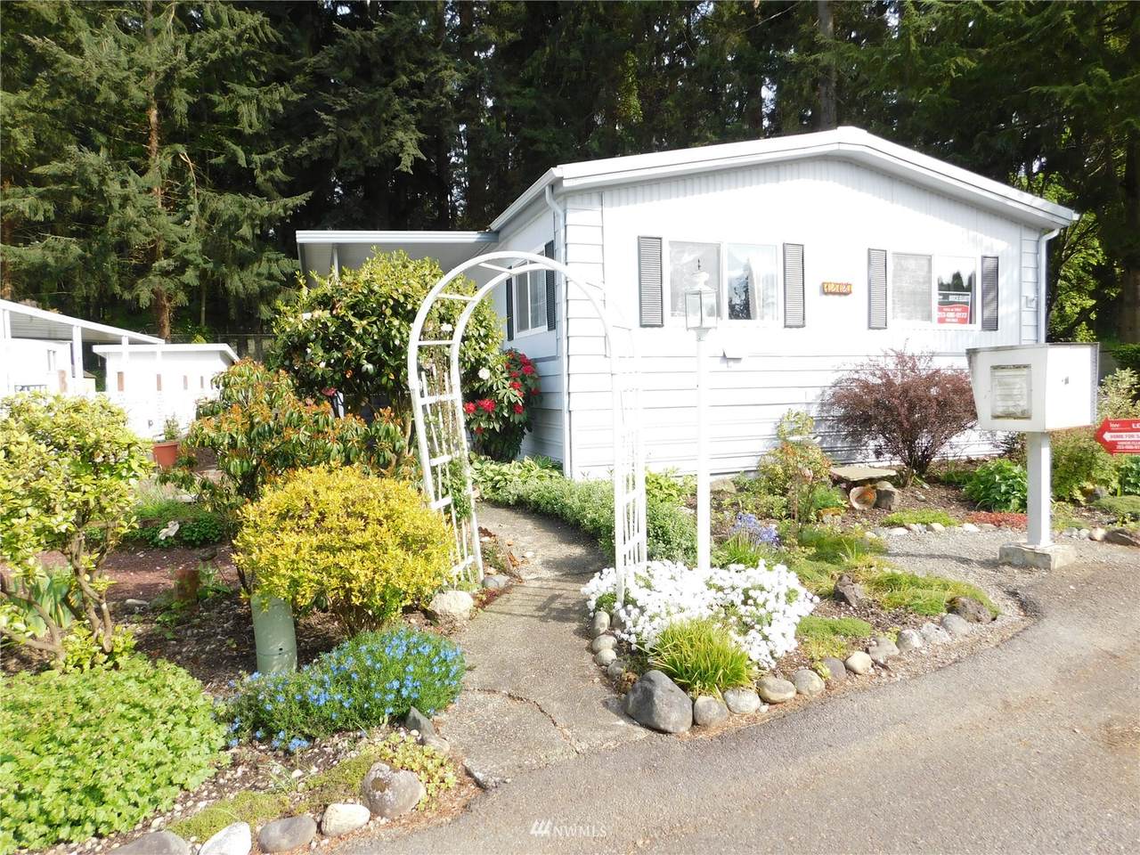 12727 112th Avenue - Photo 1