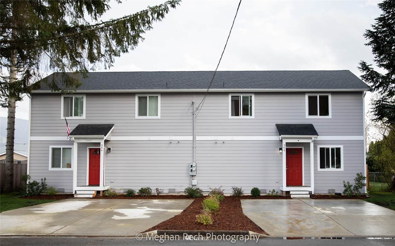 304 Bell St - Photo 1