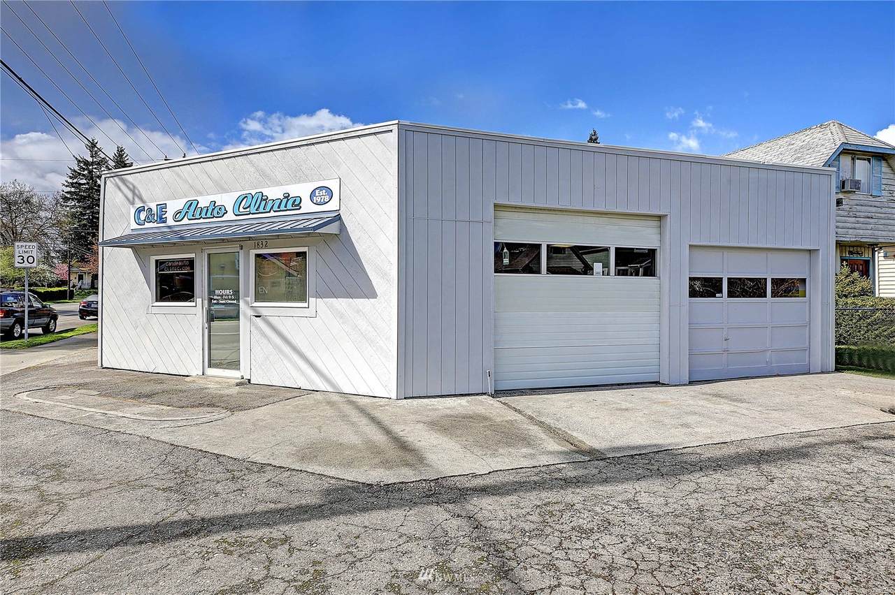 1832 Lombard Avenue - Photo 1