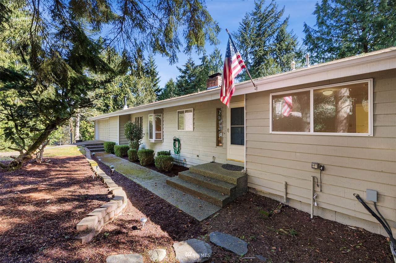 4016 27th Avenue - Photo 1