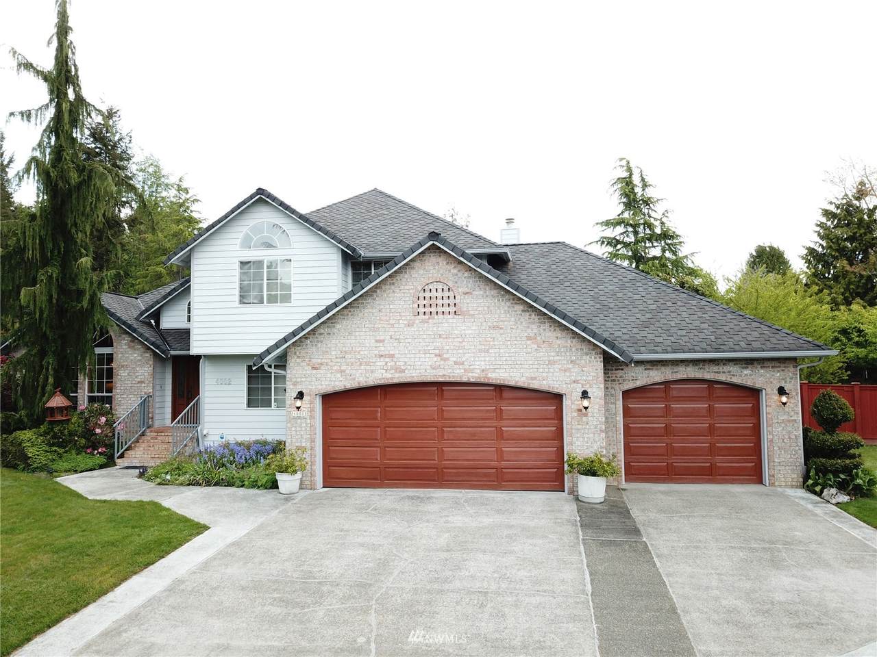 4002 Hollywood Drive - Photo 1