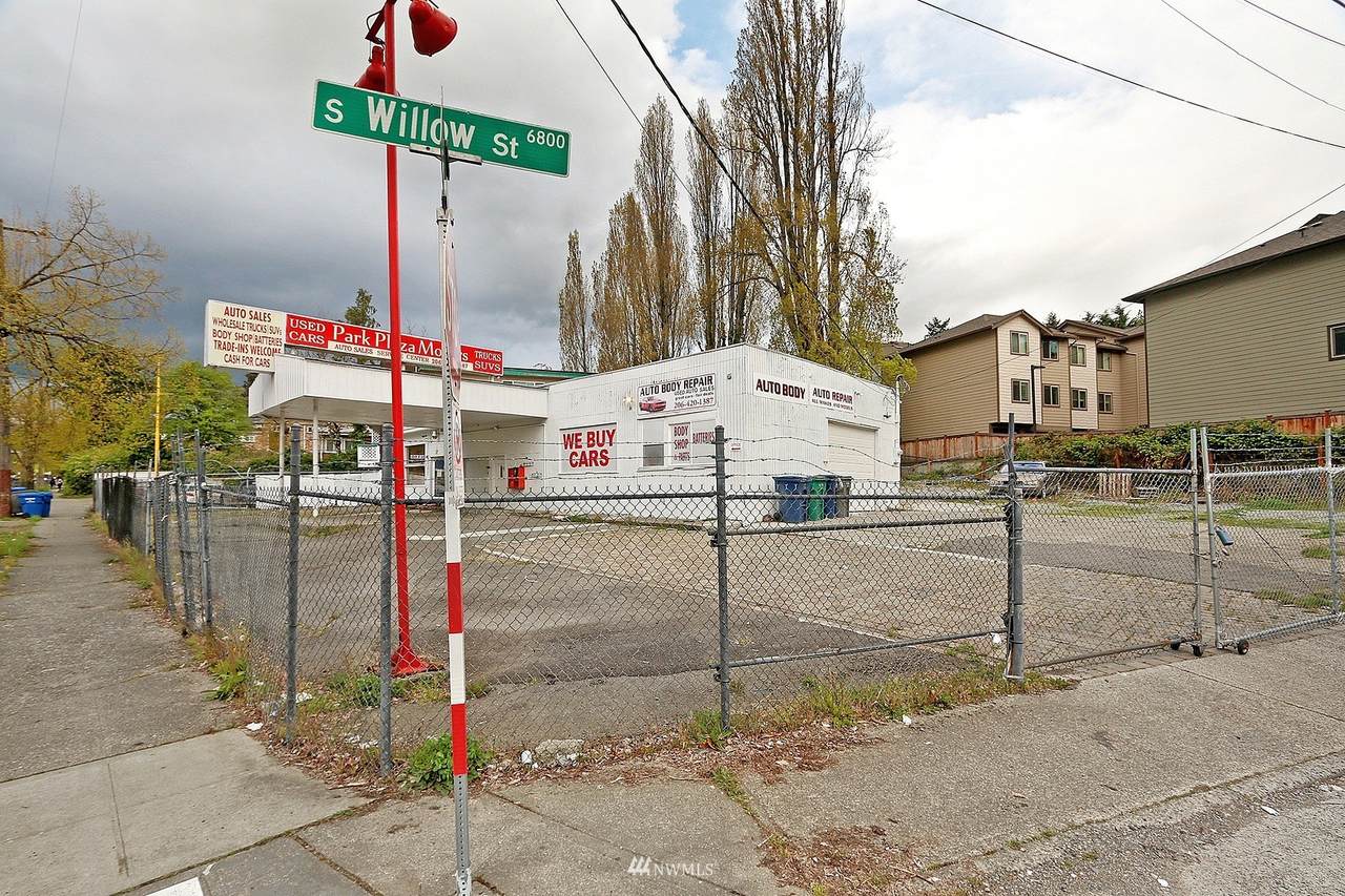 6830 Rainier Avenue - Photo 1