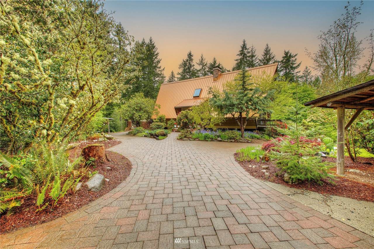 21620 196th Avenue - Photo 1