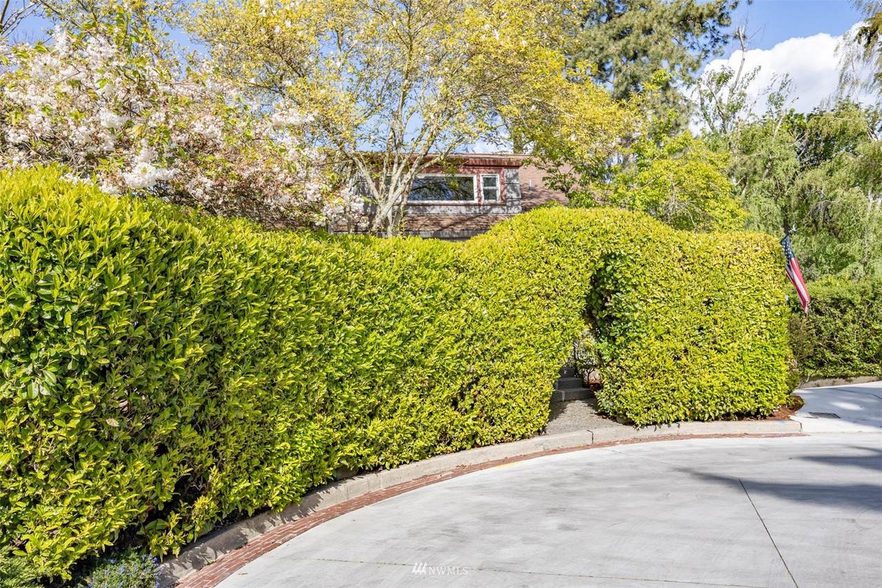 2715 26th Street - Photo 1