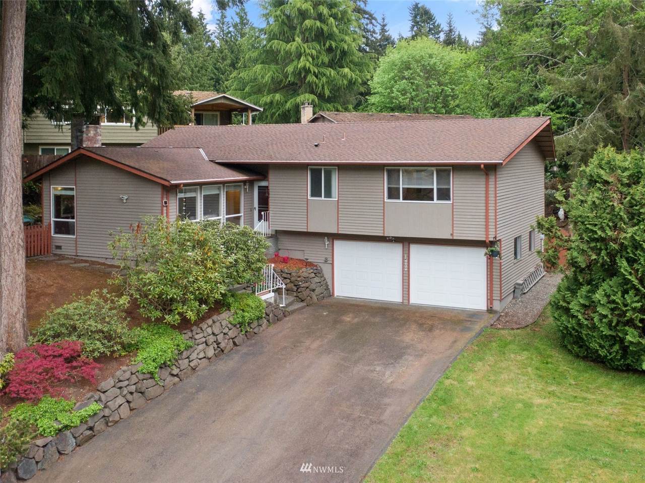 6024 145th Street - Photo 1