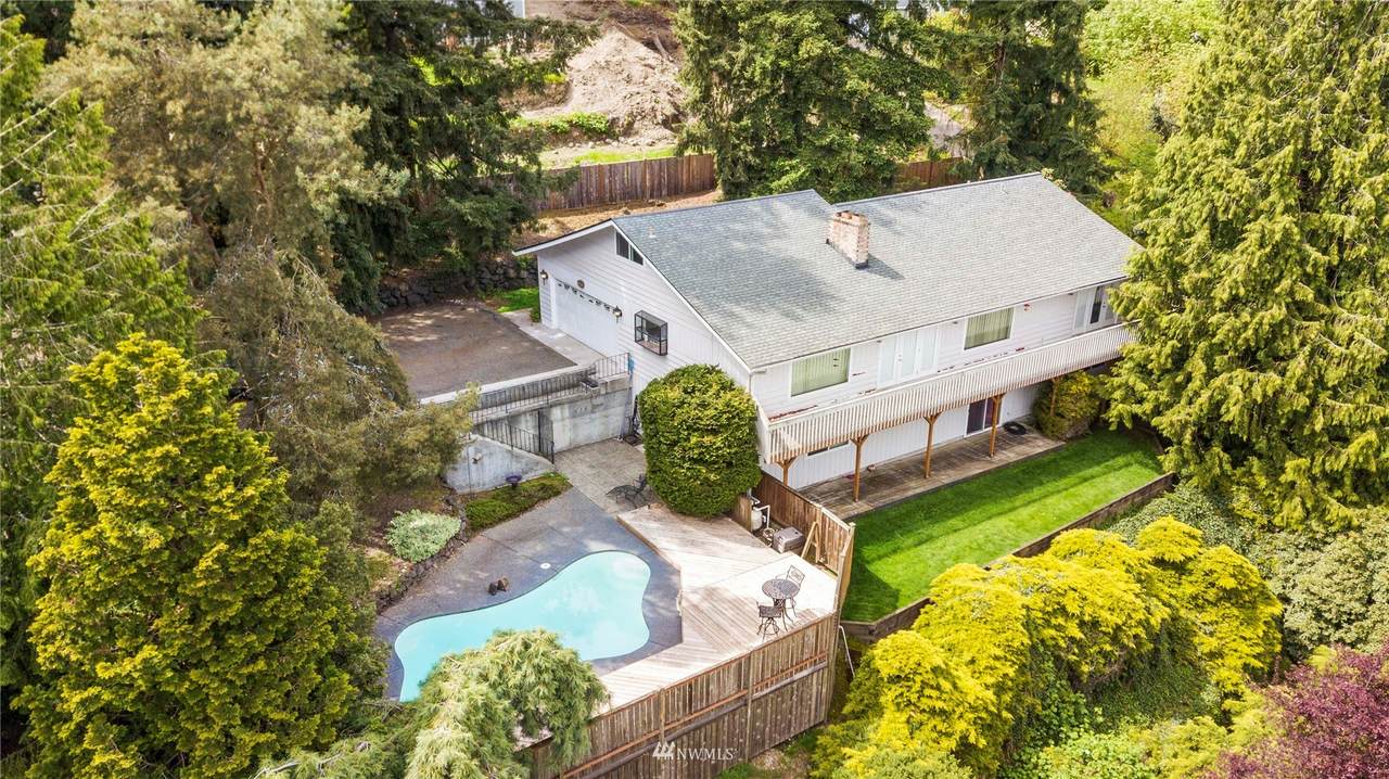 120 66th Avenue - Photo 1