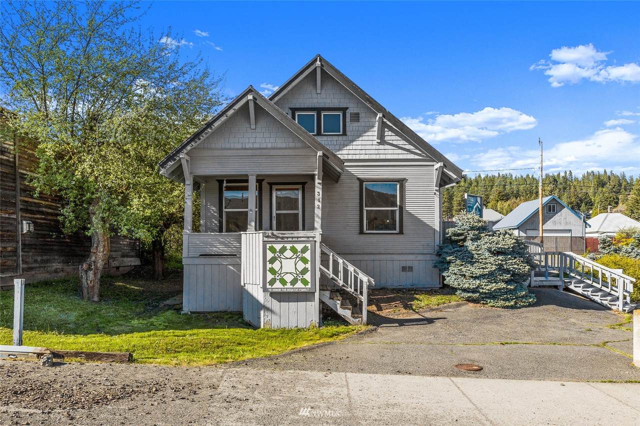312 1st Street - Photo 1