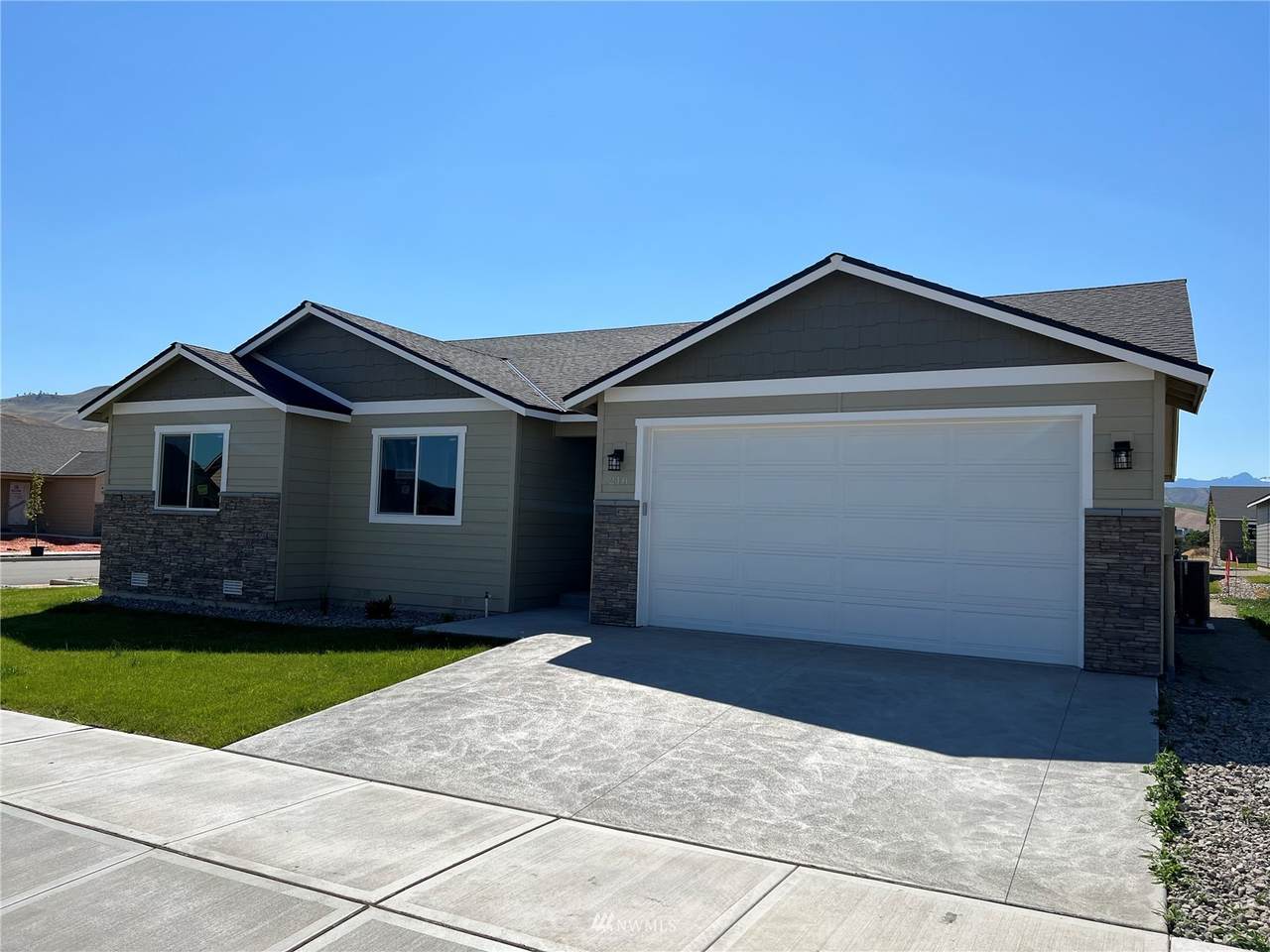 218 Salmon Drive - Photo 1