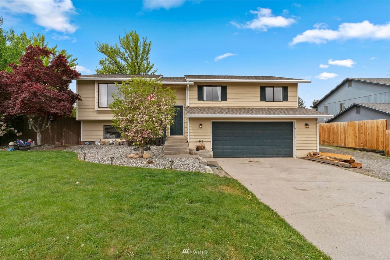 922 College Street - Photo 1