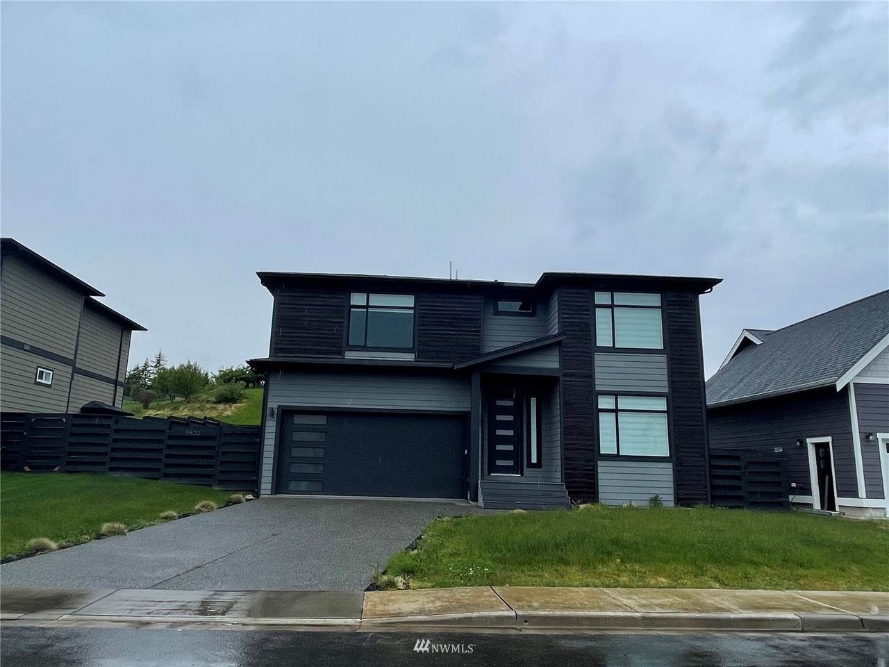 5620 Clearview Drive - Photo 1