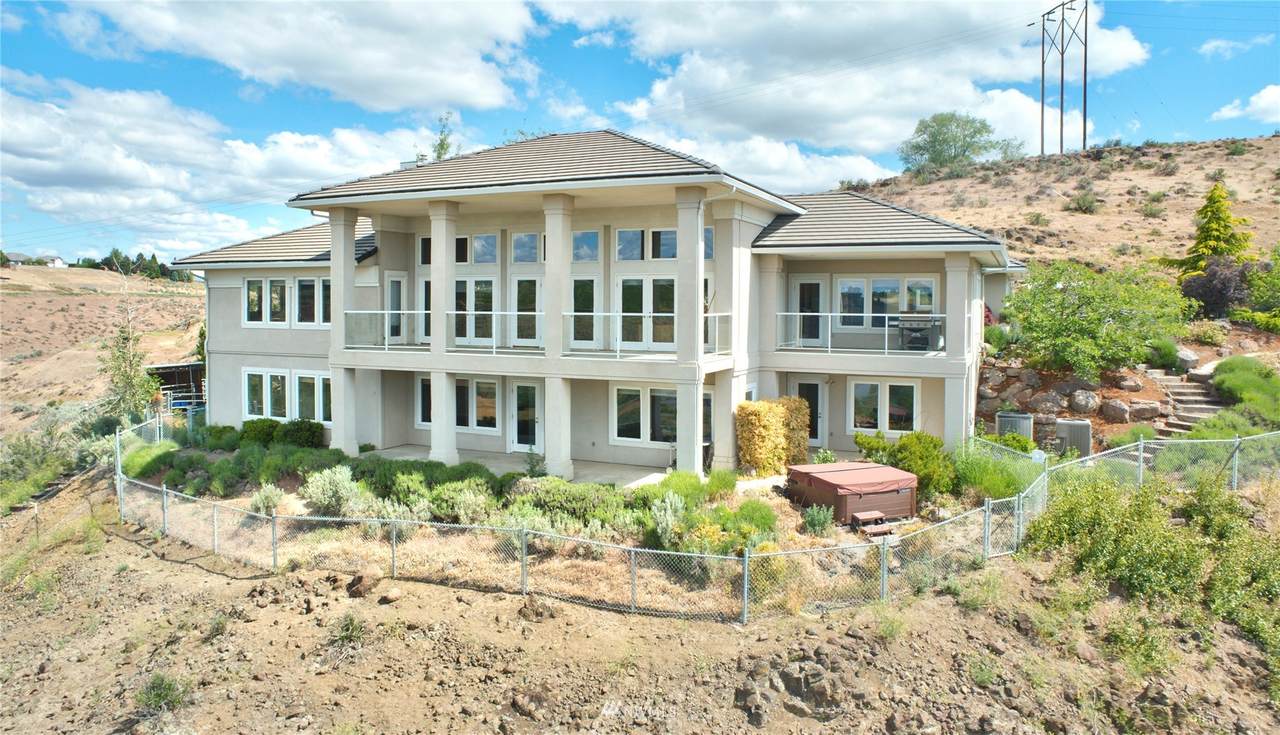 400 Hawks Point Drive - Photo 1
