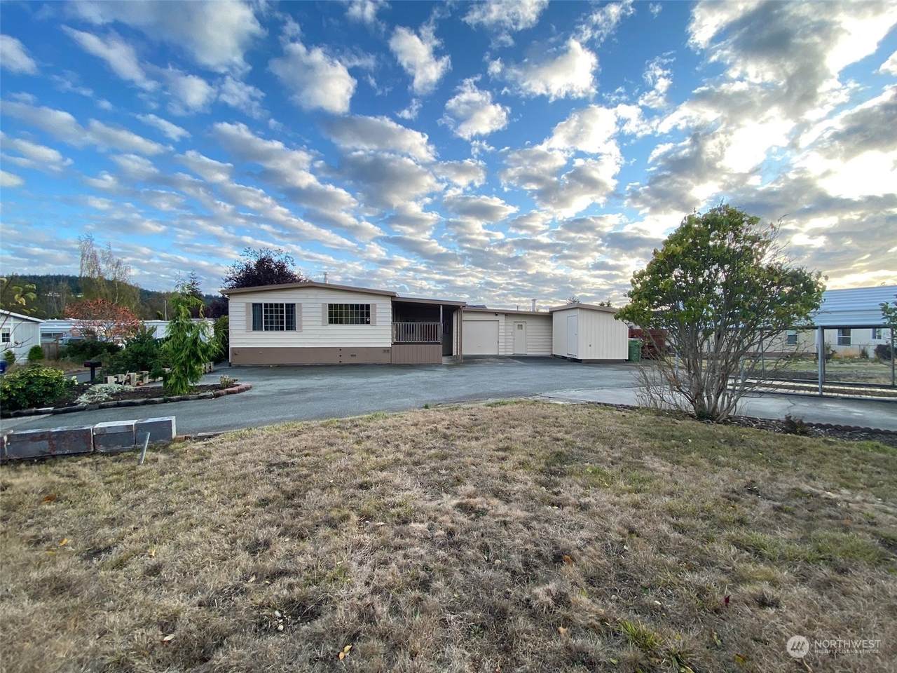 2306 Twin Place - Photo 1