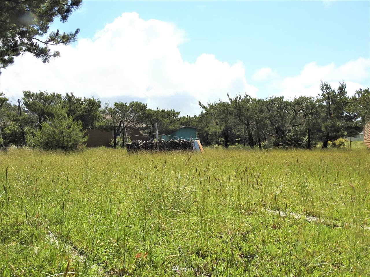 704 354th Place - Photo 1