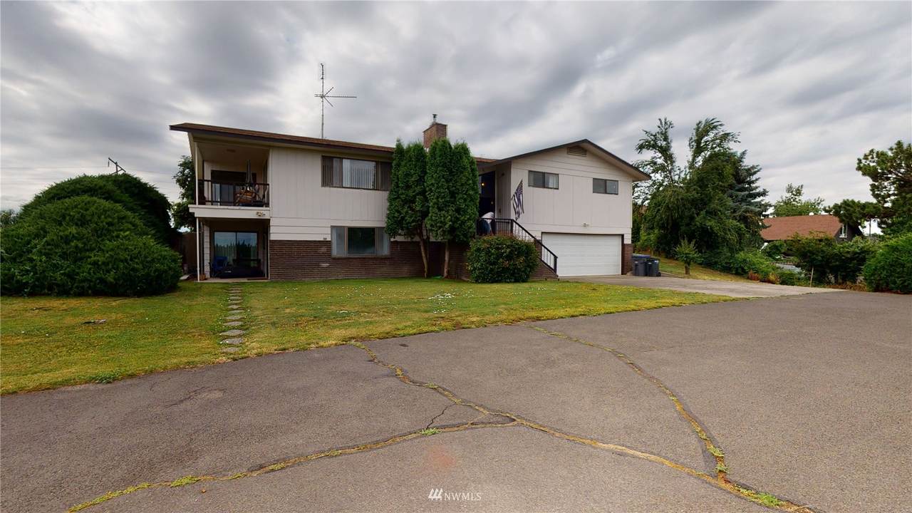 1681 Highland - Photo 1