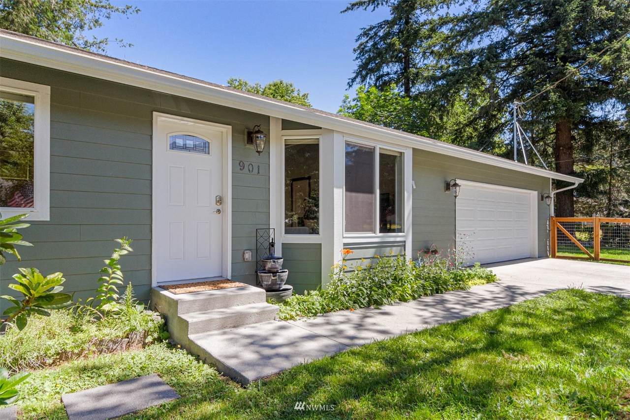 901 Lewis Avenue - Photo 1