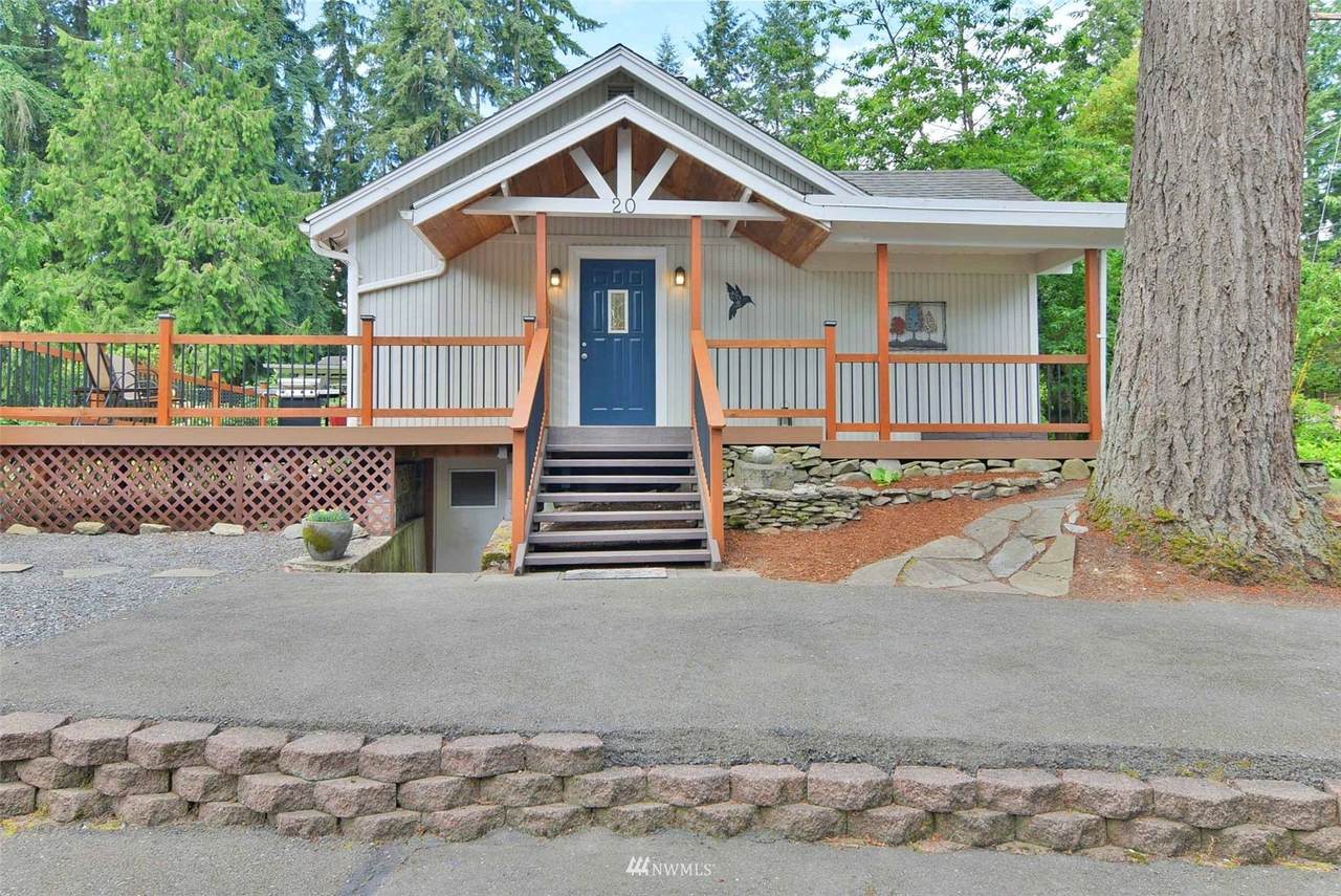 20 137th Street - Photo 1