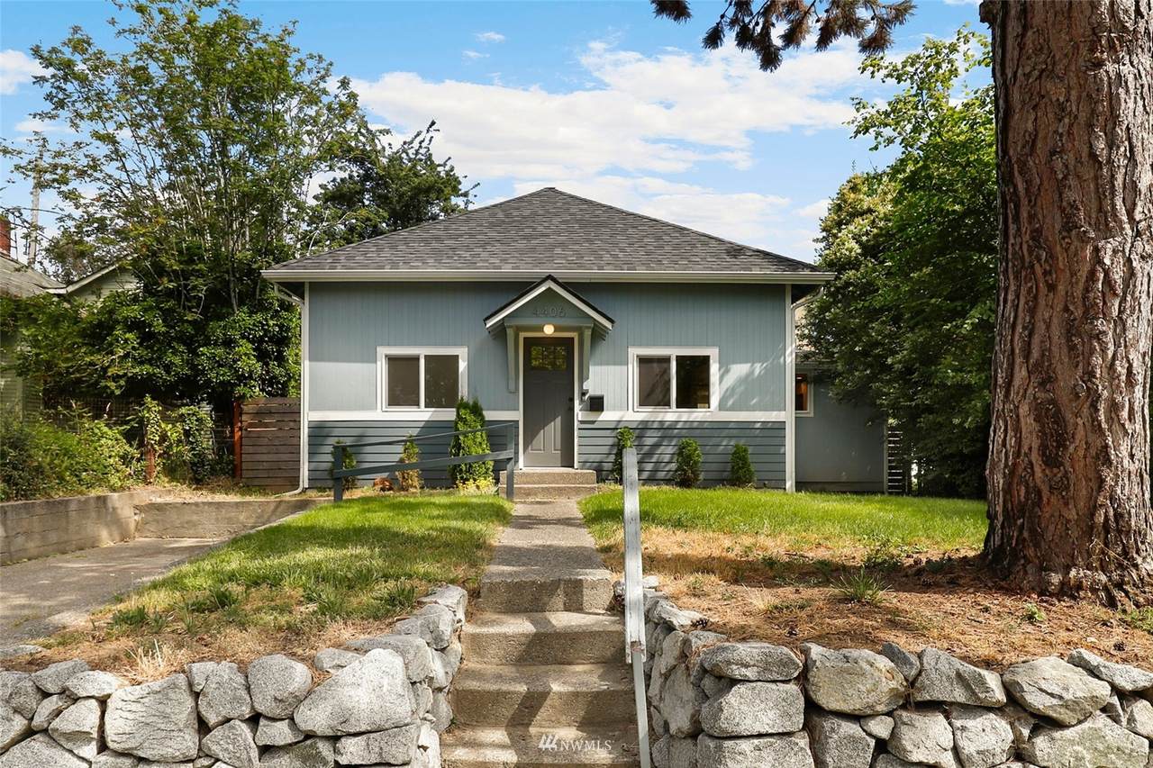 4406 Othello Street - Photo 1