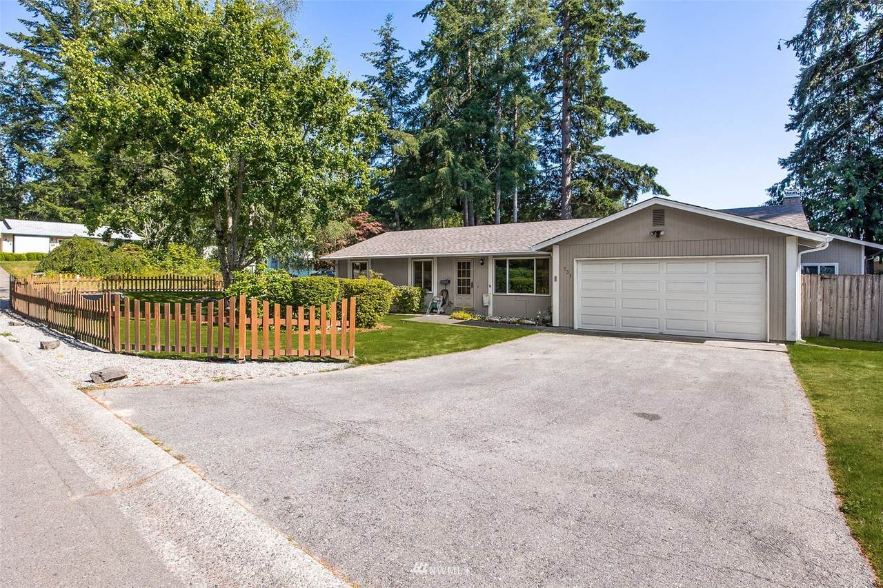 731 Valley Oak Drive - Photo 1