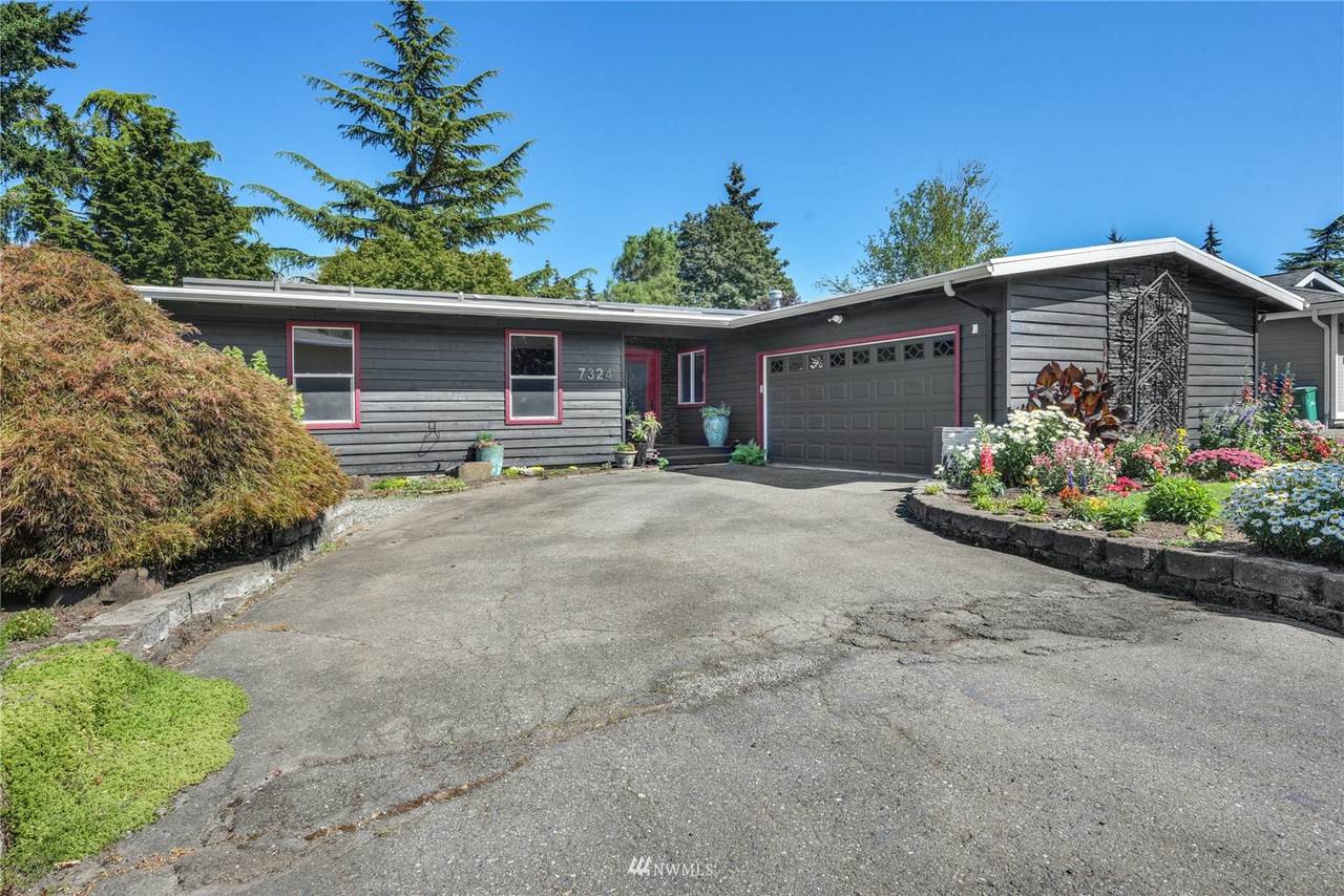 7324 141st Avenue - Photo 1
