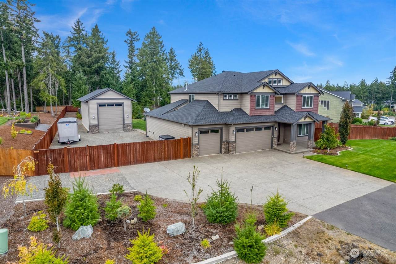4718 Skylark Street - Photo 1