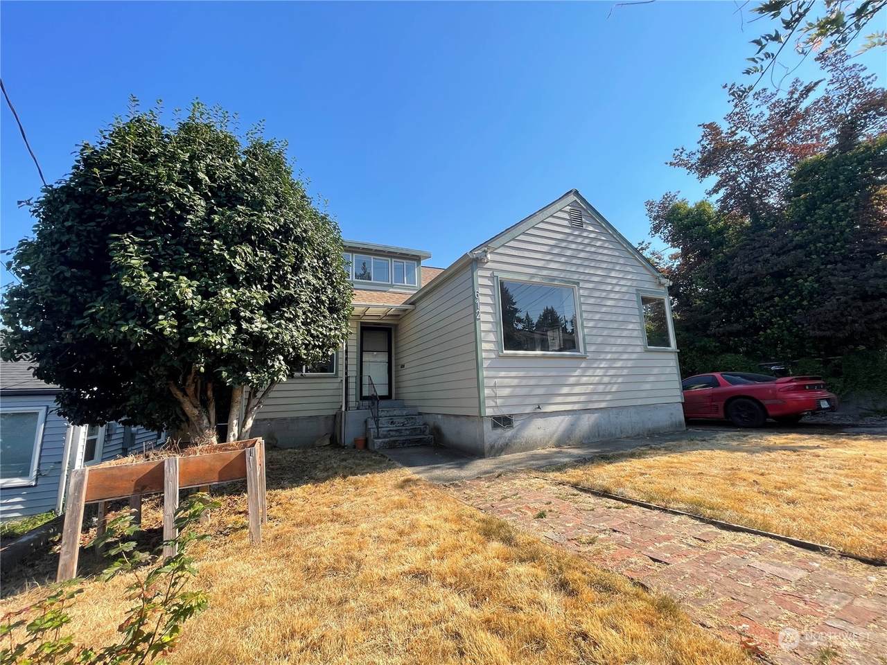 612 Charlotte Avenue - Photo 1