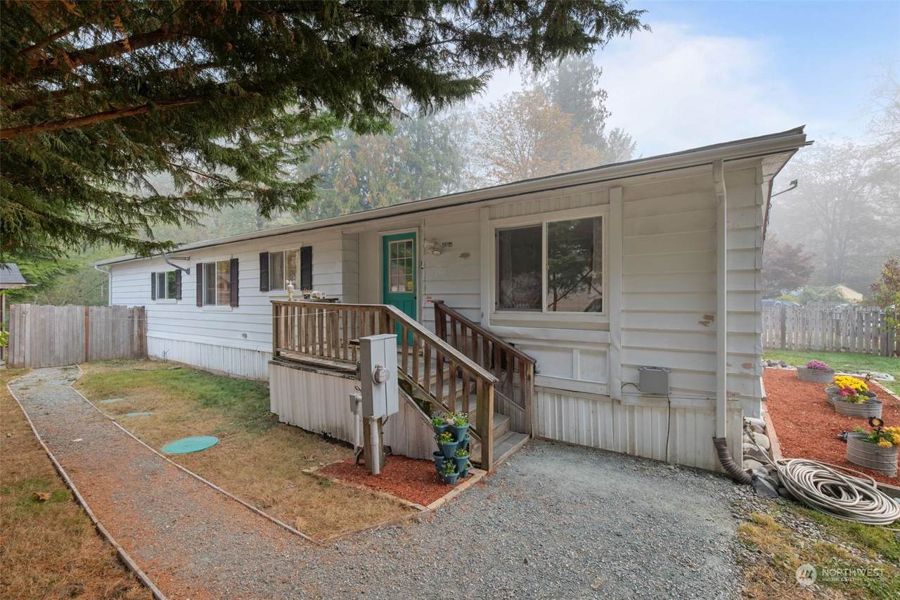 35811 157th Place - Photo 1