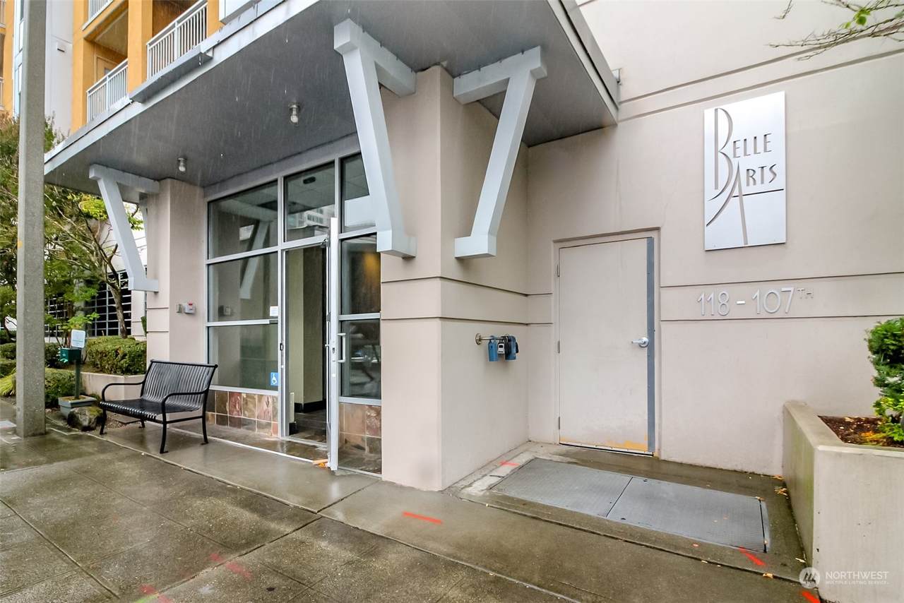 118 107th Avenue - Photo 1