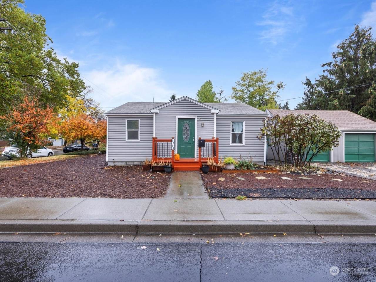 1544 Melrose Street - Photo 1