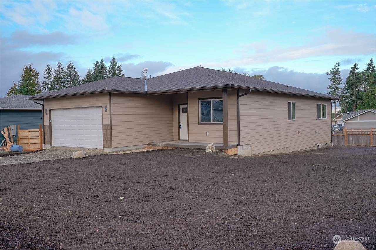 2403 W 10th Street - Photo 1