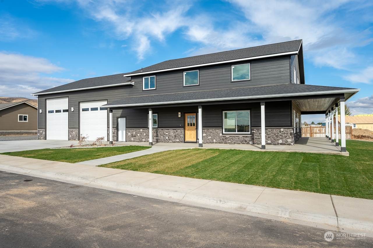 43 Sunwest Drive - Photo 1