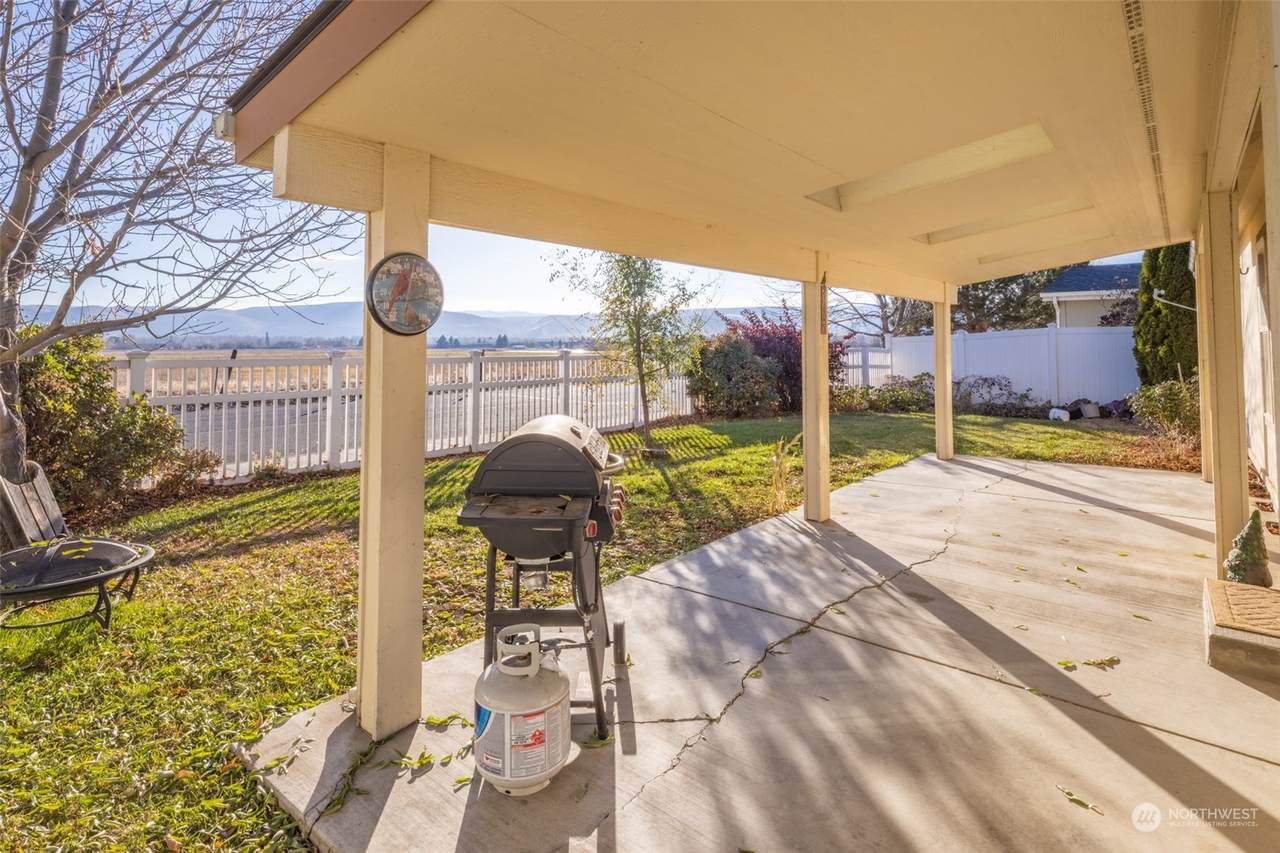 1101 Umptanum Road - Photo 1