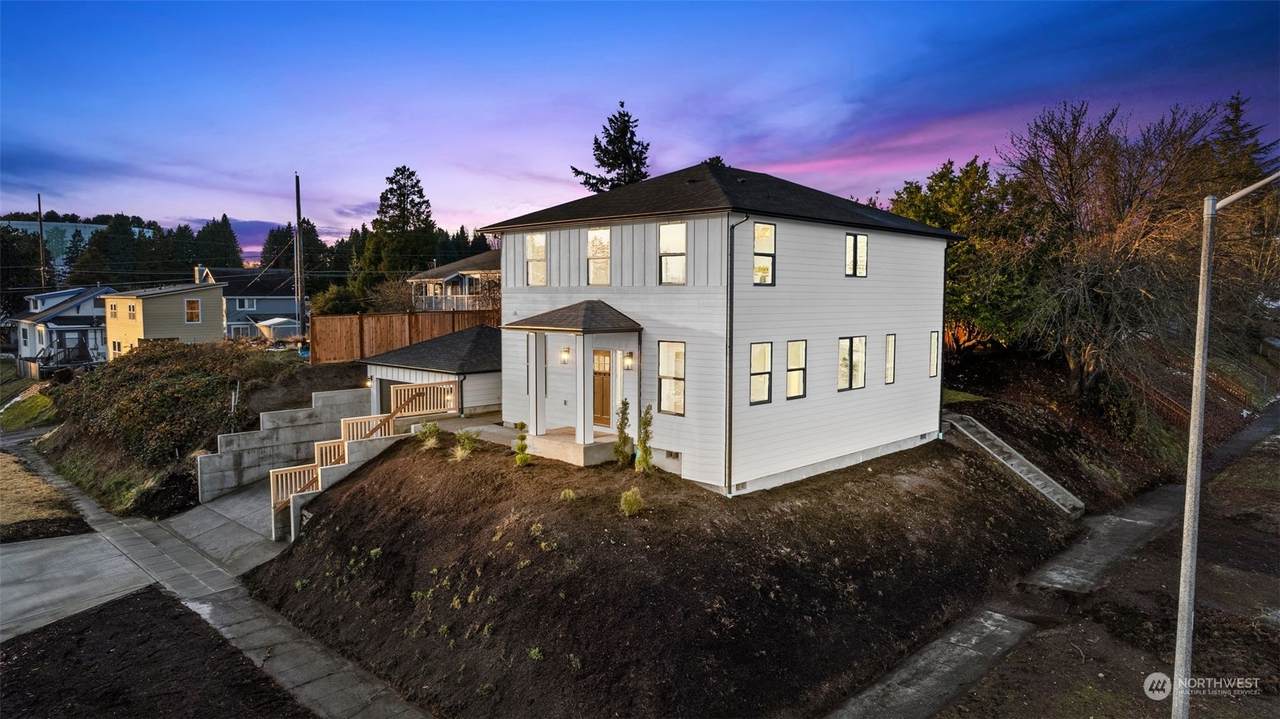 1952 Sheridan Avenue - Photo 1