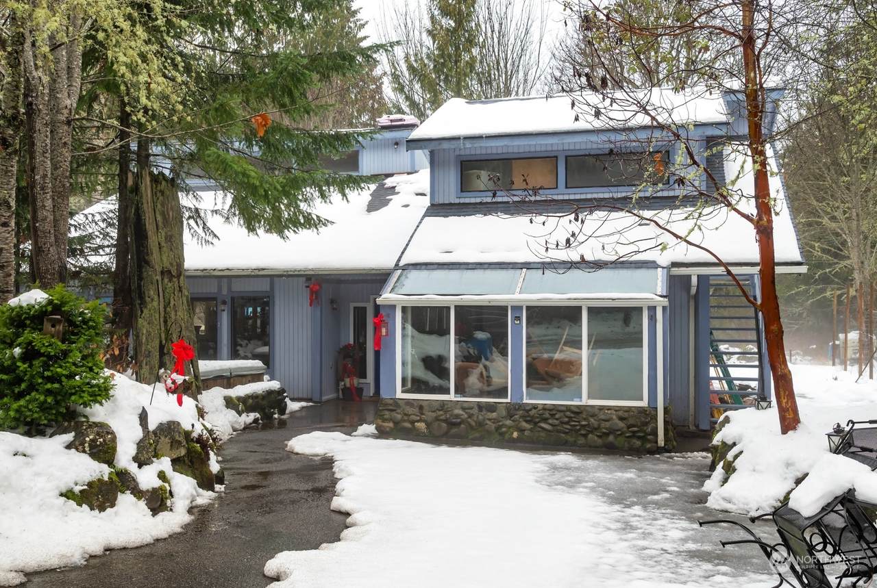 322 Christmas Tree Lane - Photo 1