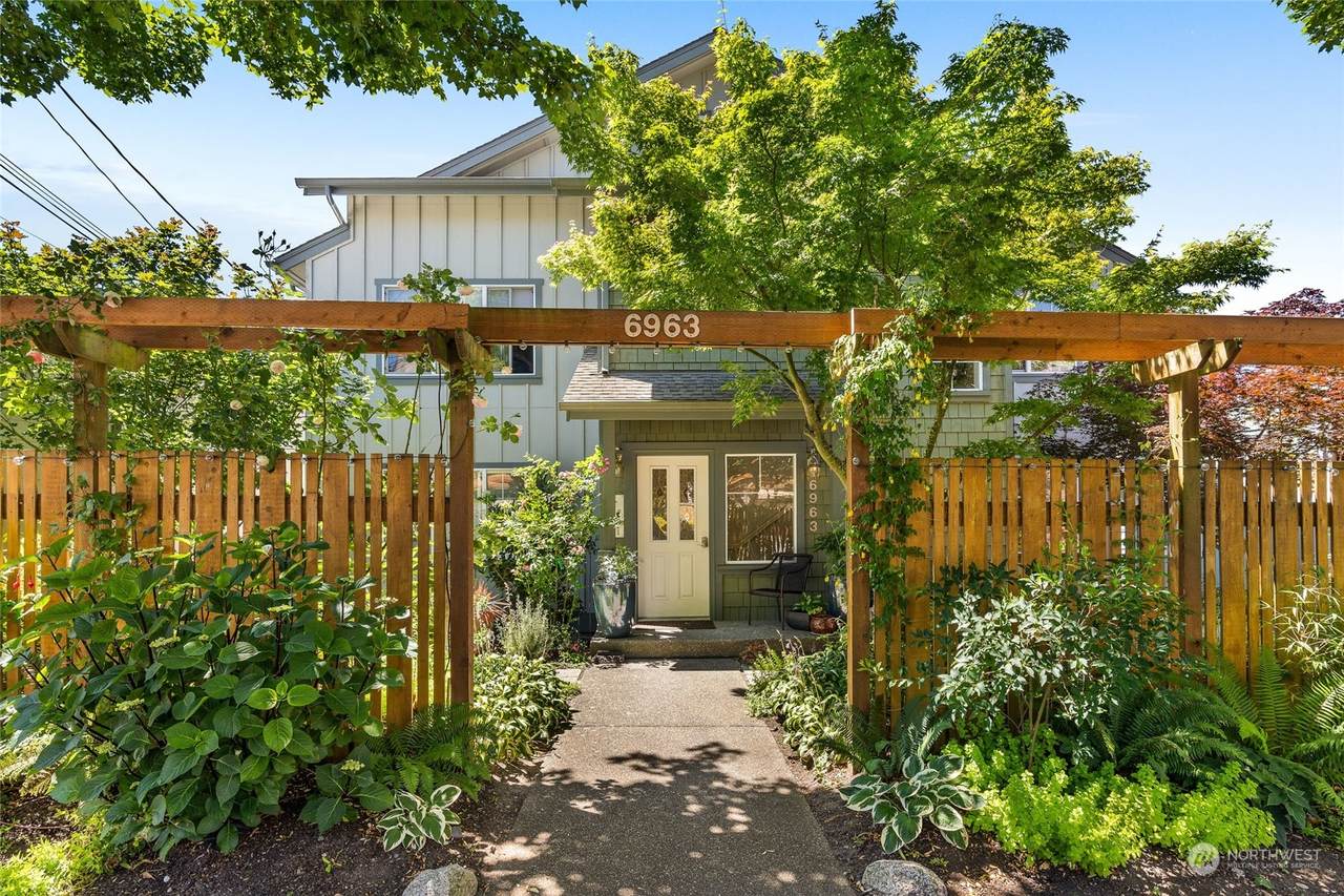 6963 California Avenue - Photo 1