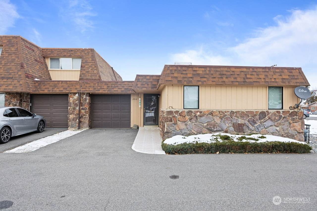2912 Hood Avenue - Photo 1