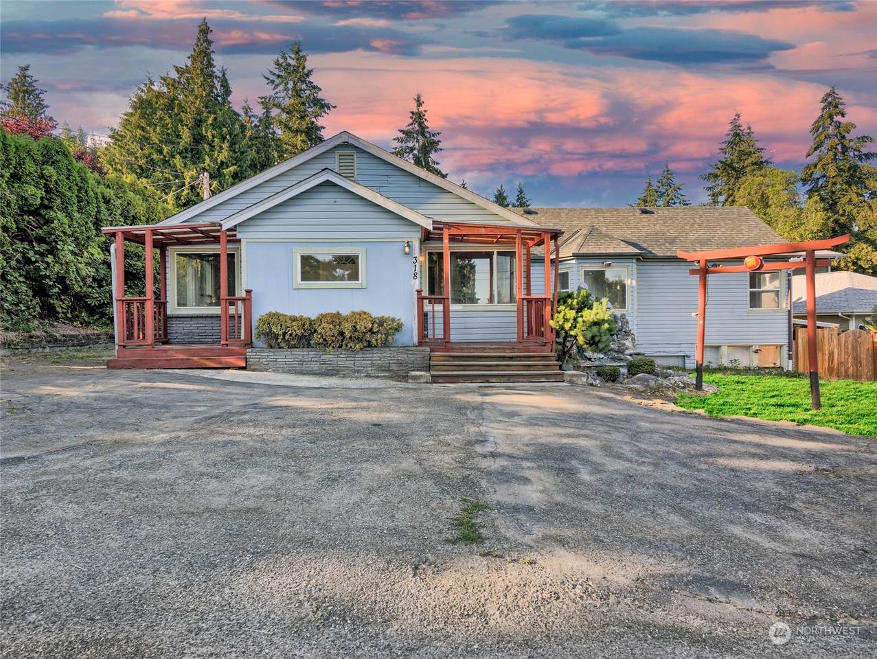 318 128th Street - Photo 1