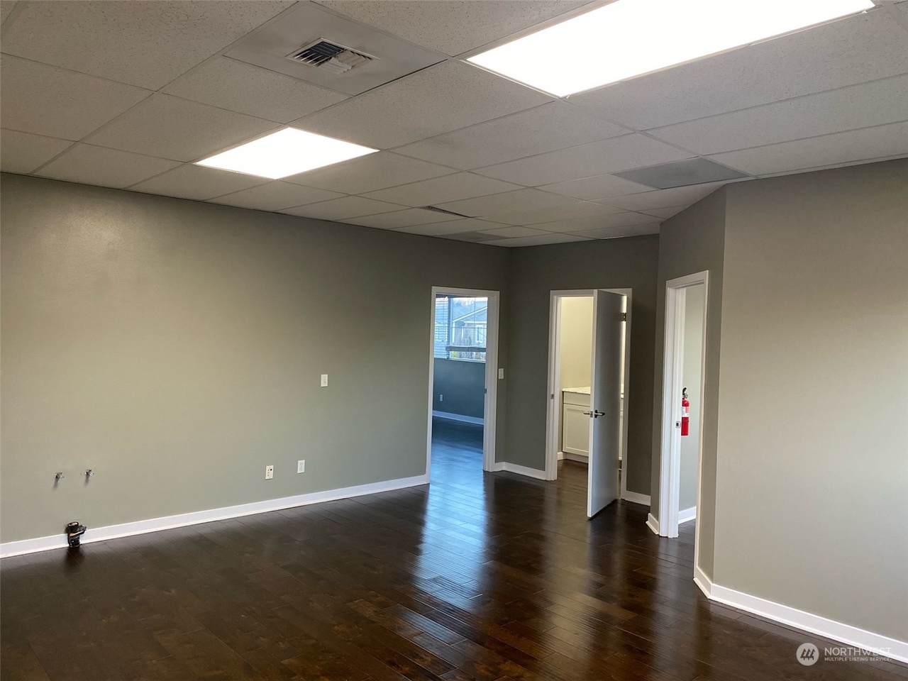 809 W Main St - Photo 1